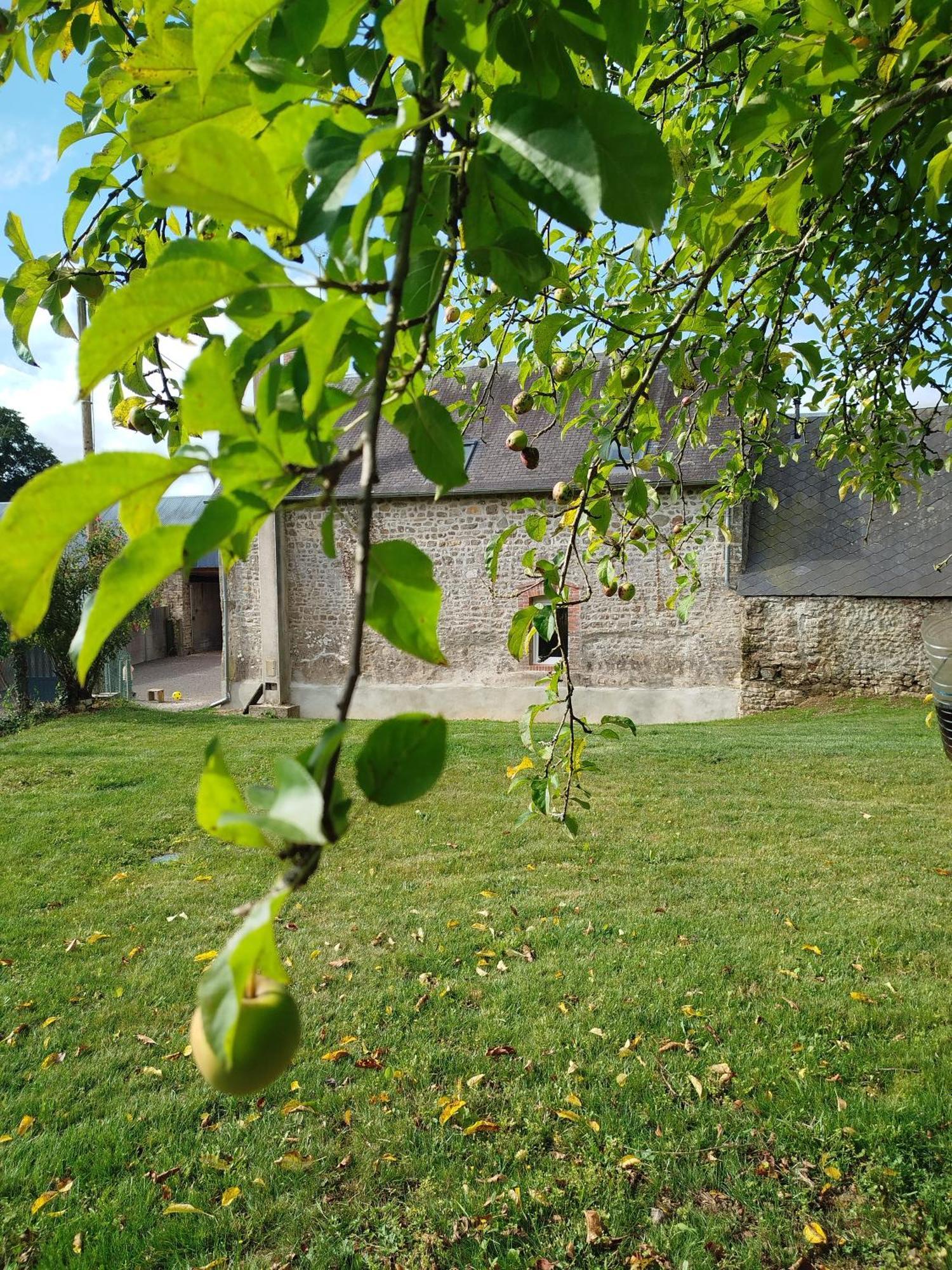 Le Gite De La Haie Portee Lignieres-Orgeres Экстерьер фото